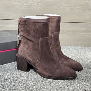 Vince Camuto Kortimy Root Beer Verona Chocolate Suede Heeled Boots NEW size 9